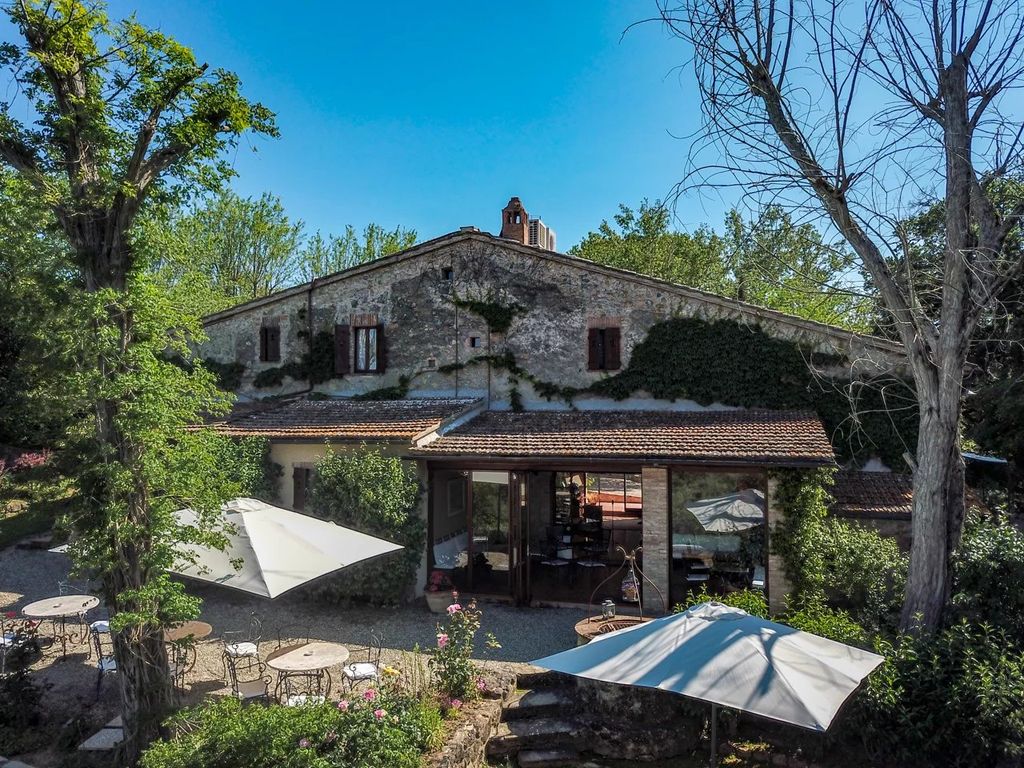 Property photo 1 of 44