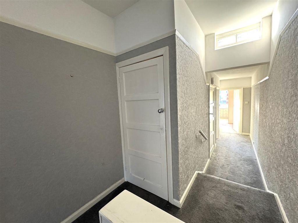 Property photo 3 of 13 Hall