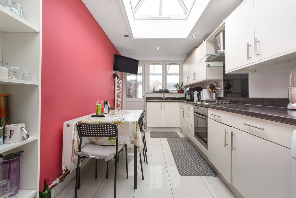 Property photo 3 of 9