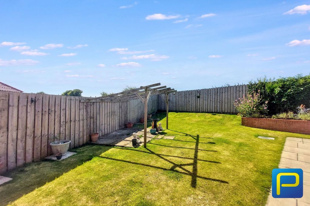 Property photo 2 of 25