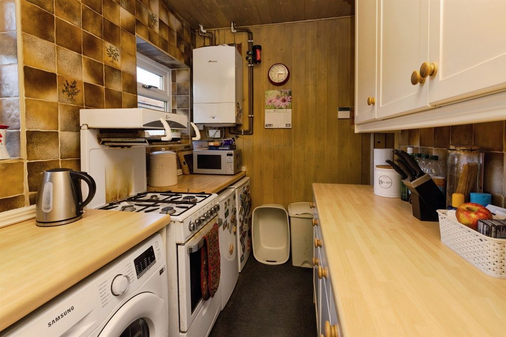 Property photo 3 of 23