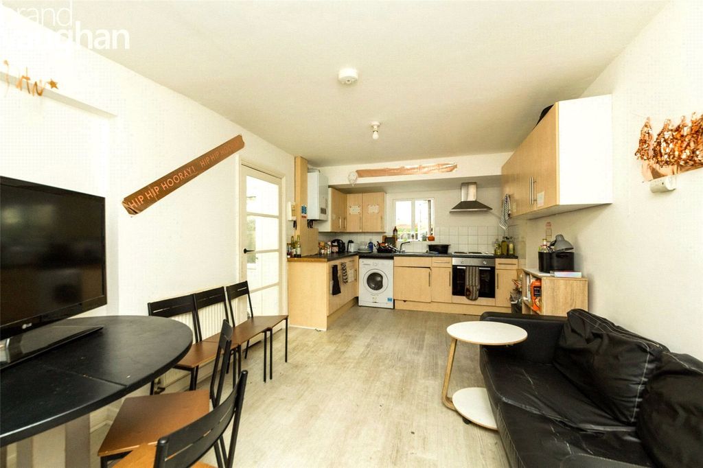 Property photo 2 of 12 Picture No. 43