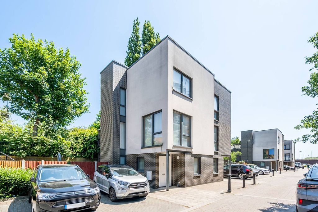Property photo 1 of 11