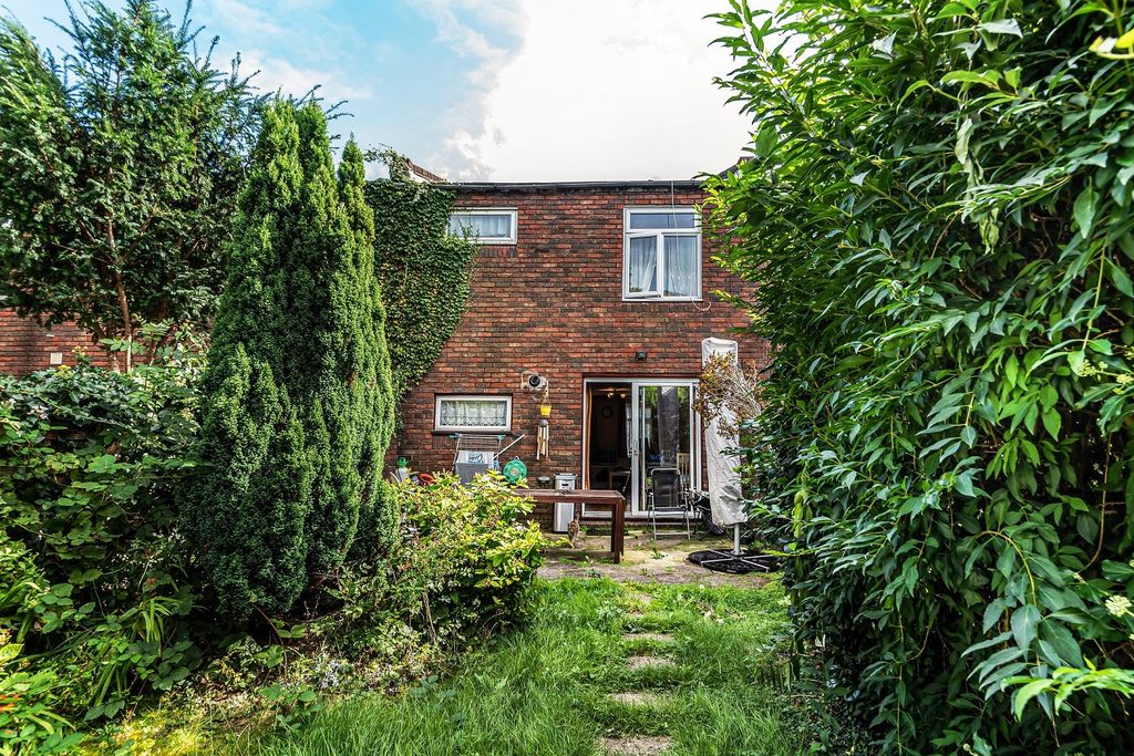 Property photo 2 of 5