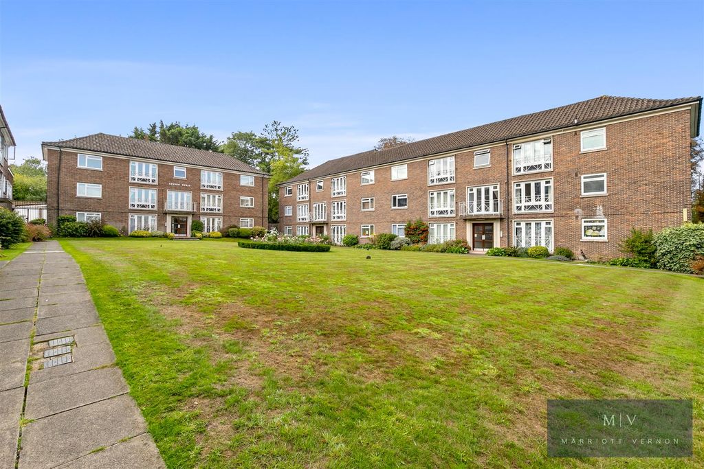 Property photo 1 of 12 F 42 Lynden Hyrst MV-11.Jpg