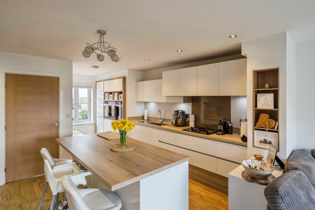 Property photo 2 of 20