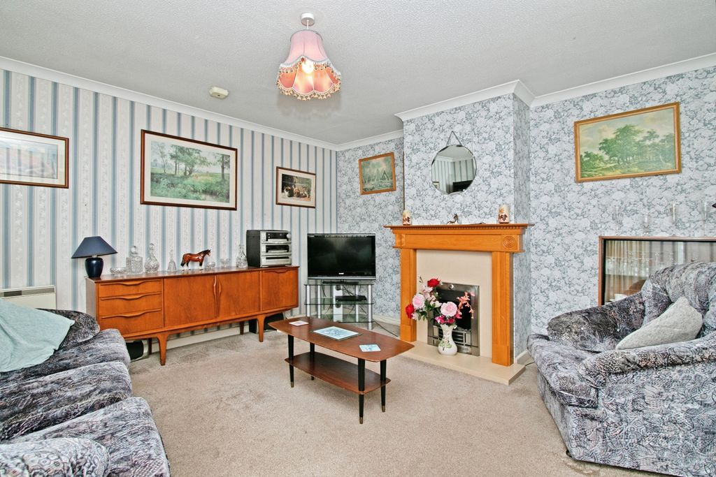 Property photo 2 of 20