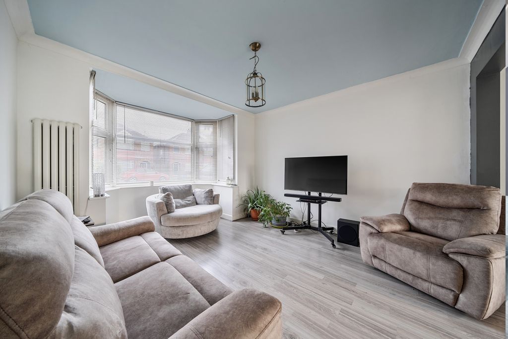 Property photo 2 of 24 1383248-16-692467...