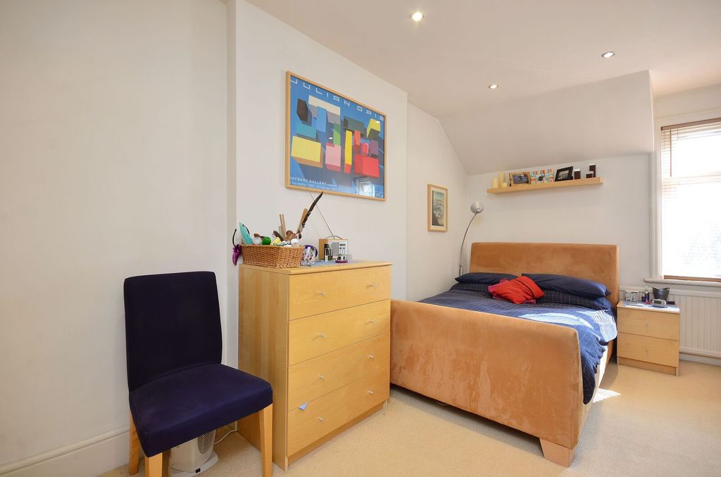 Property photo 2 of 35