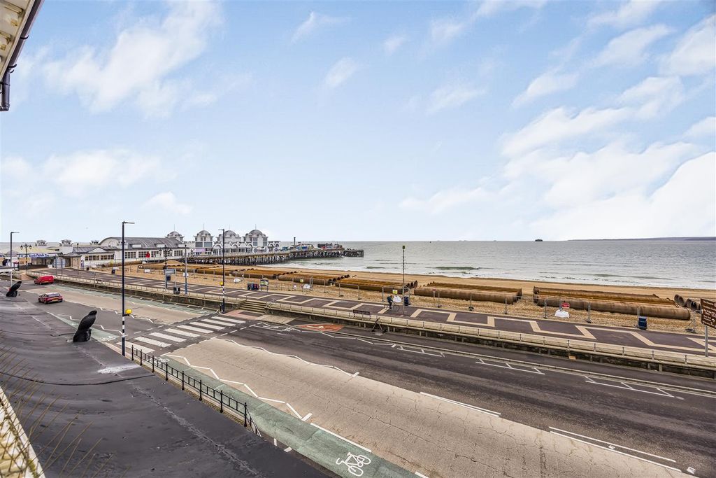 Property photo 2 of 20 5 Clearwater Apartments, South Parade, Southsea-Po