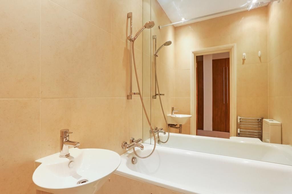 Property photo 2 of 19 10