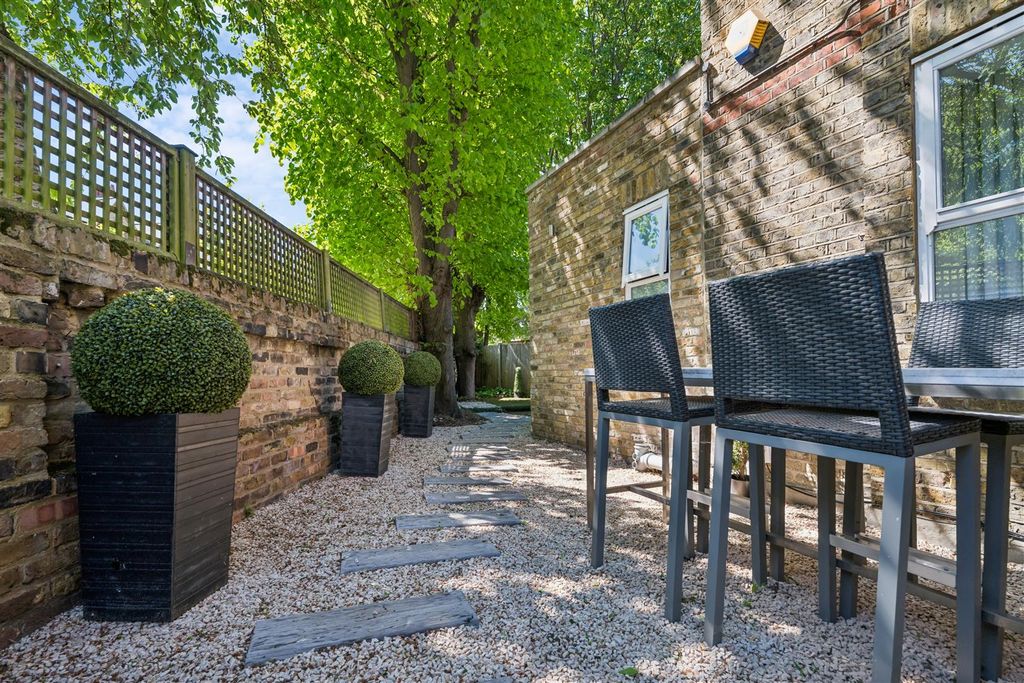 Property photo 3 of 18 Grosvenor Road, W4 - For Sale