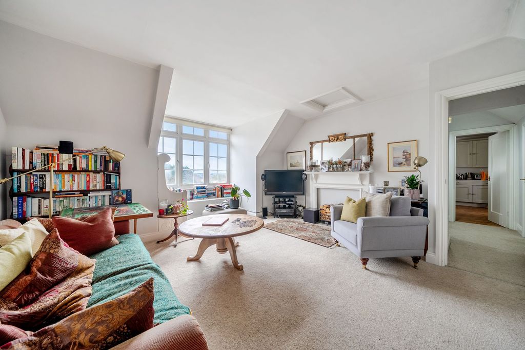 Property photo 3 of 22