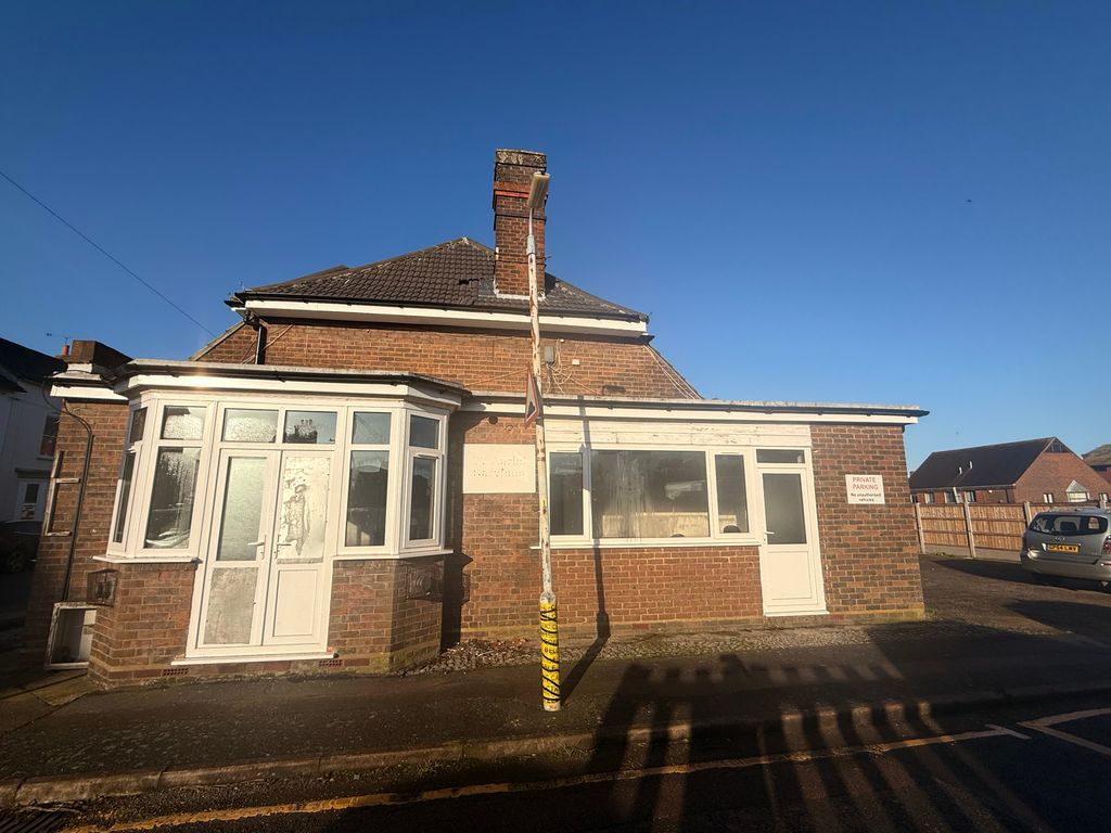 Property photo 3 of 11