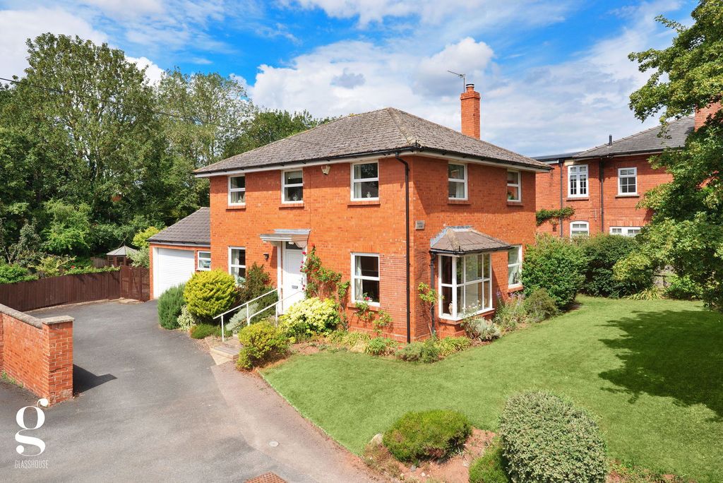 Property photo 1 of 31
