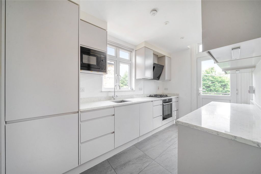 Property photo 1 of 17 Picture No. 07