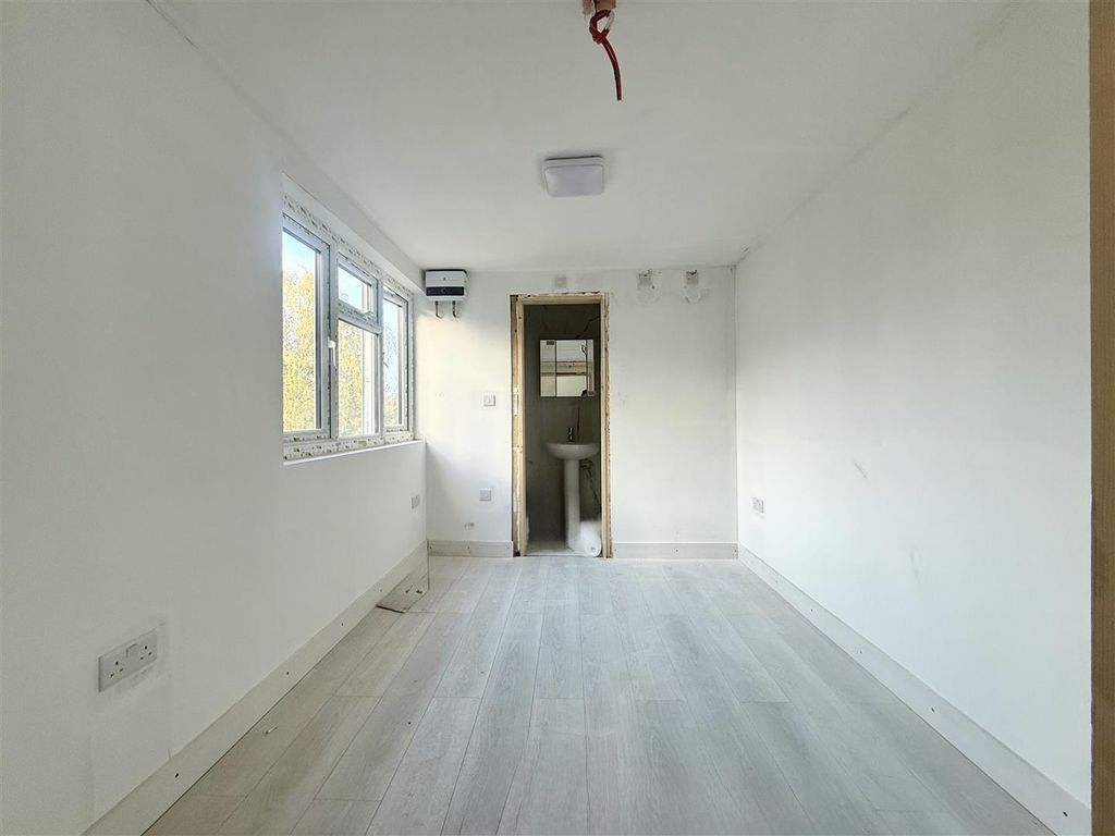 Property photo 2 of 6 Img_1159.Jpg