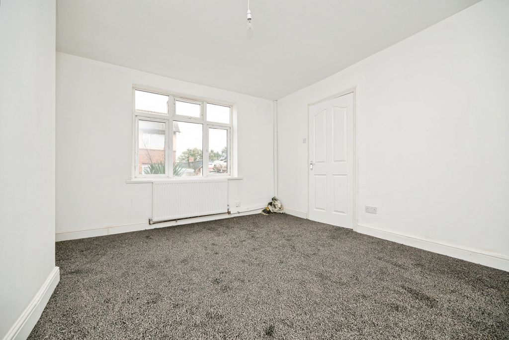 Property photo 3 of 21 Pbox-Img.Jpg