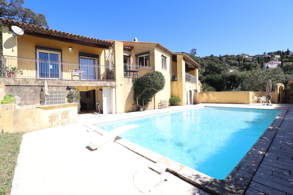 Property photo 2 of 13