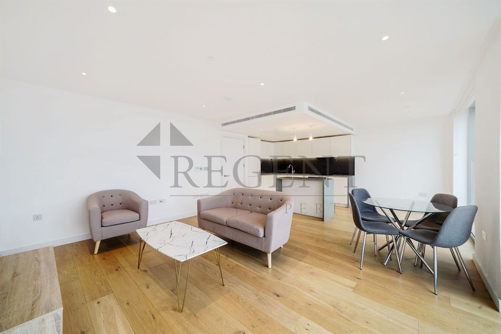 Property photo 3 of 18 Open Plan