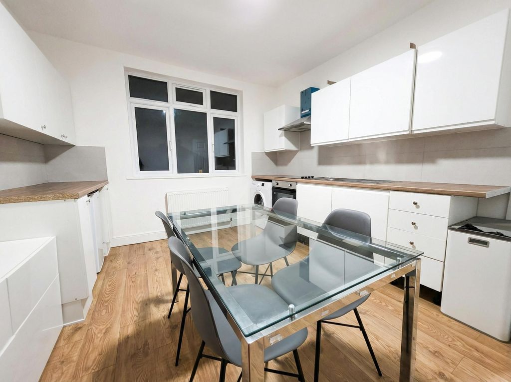 Property photo 2 of 3