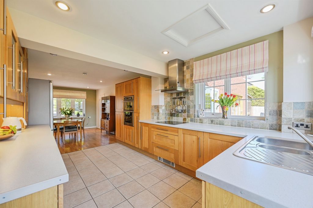 Property photo 3 of 17
