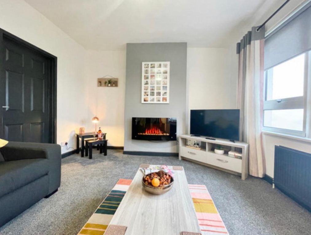 Property photo 1 of 9 2