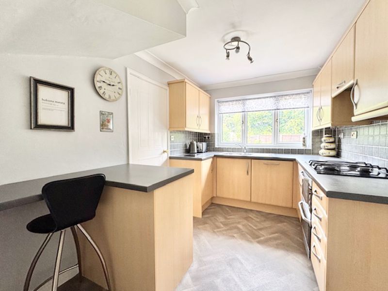 Property photo 2 of 20 Breakfast Kitchen