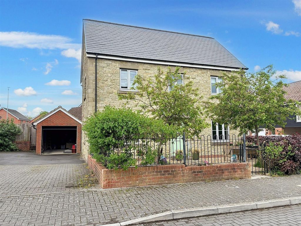 Property photo 1 of 15