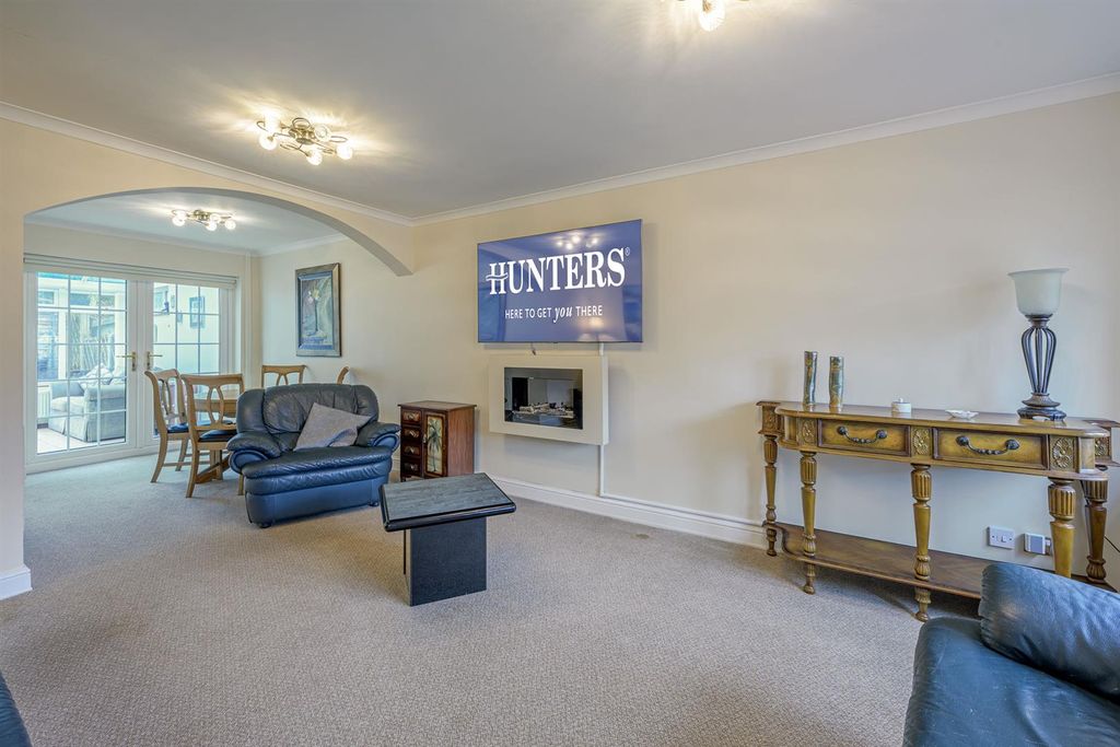 Property photo 2 of 22