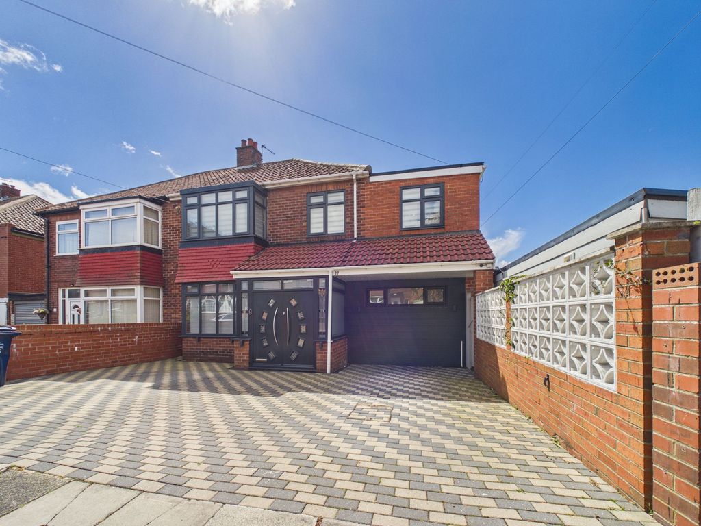 Property photo 1 of 16 External