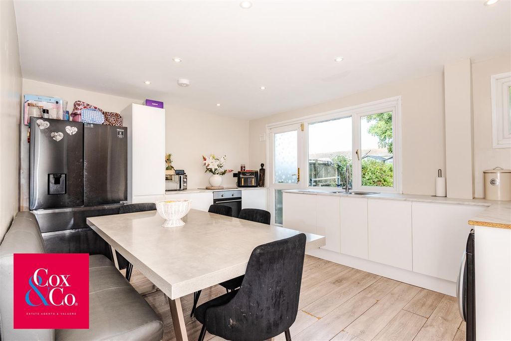 Property photo 2 of 16 81O_9786.Jpg