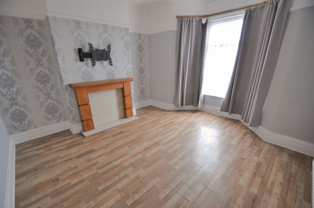 Property photo 2 of 23