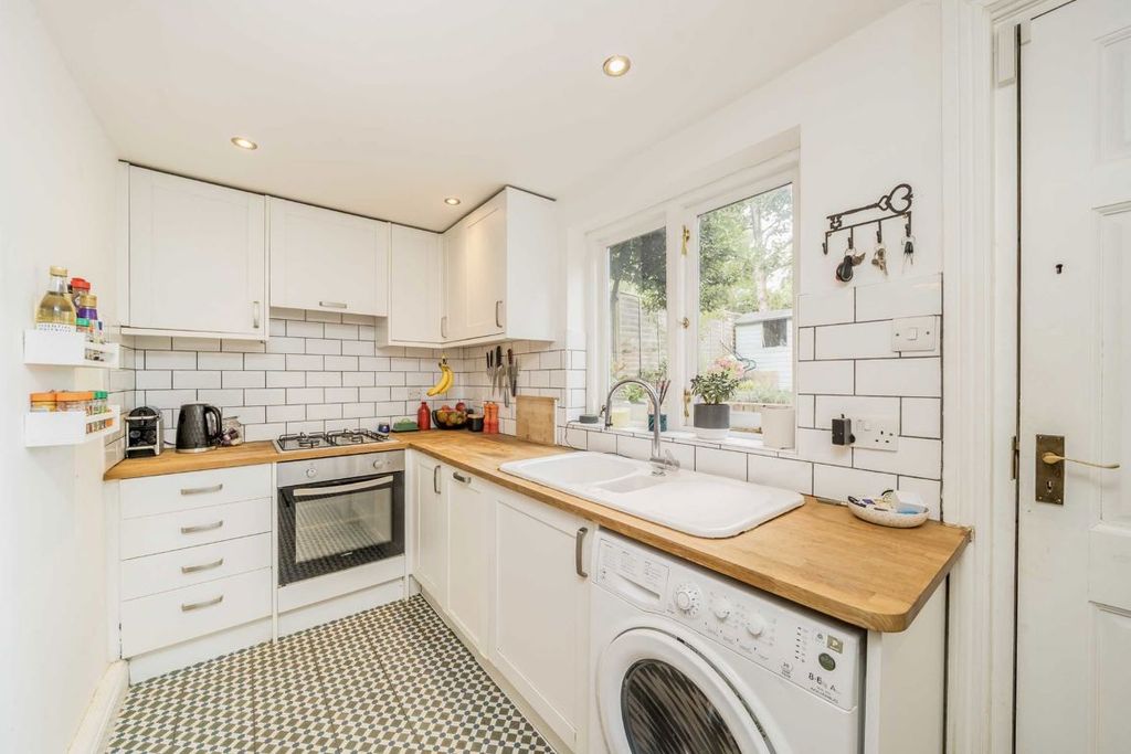 Property photo 3 of 8