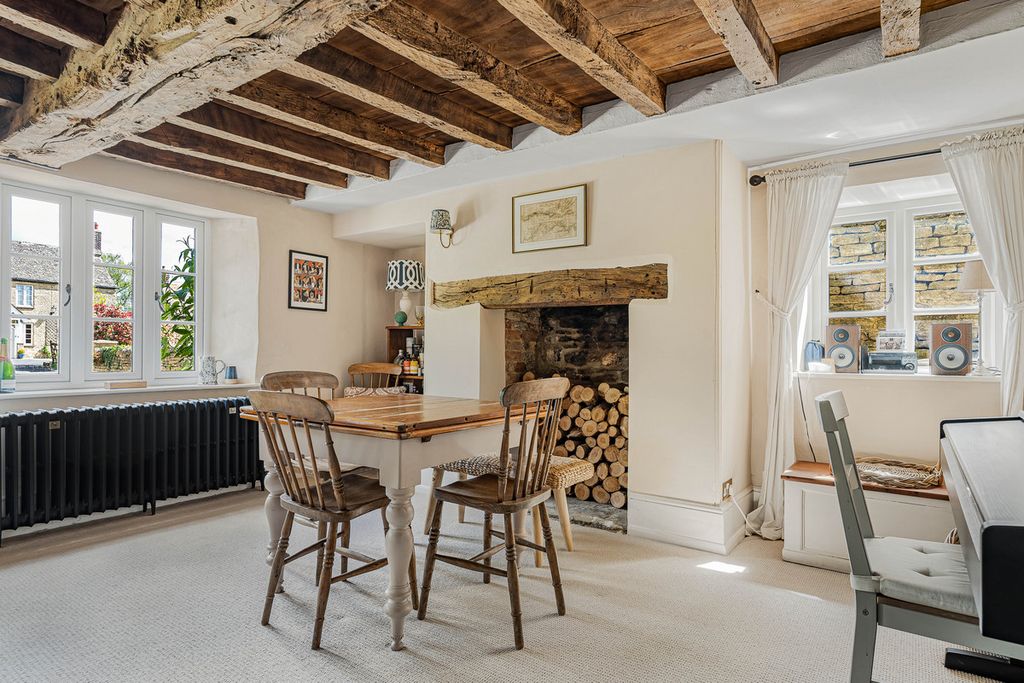 Property photo 3 of 46