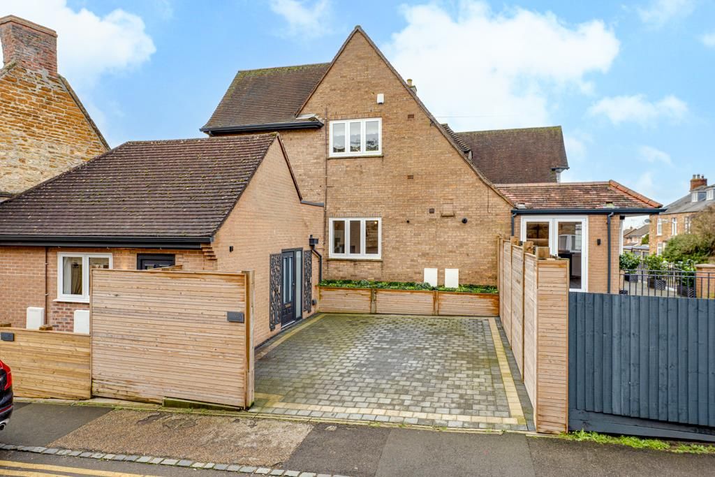 Property photo 1 of 37 Spread Eagle, Cottingham - Exterior Shots-3.Jpg