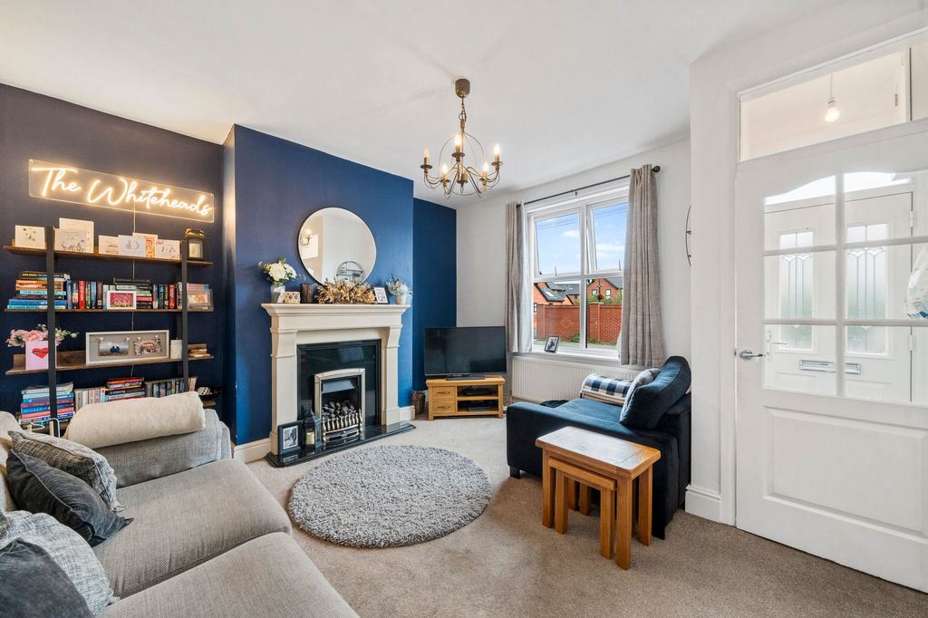 Property photo 2 of 17