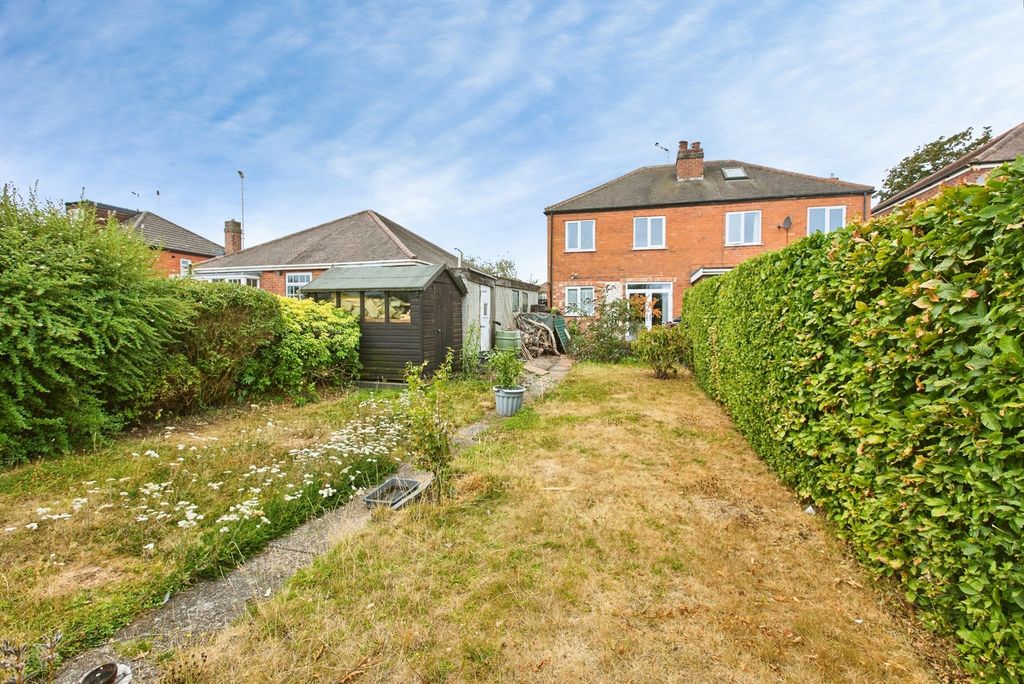 Property photo 2 of 18 Garden