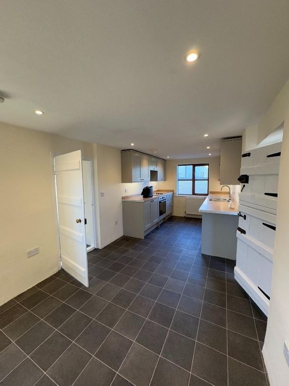 Property photo 3 of 20 Bedroom