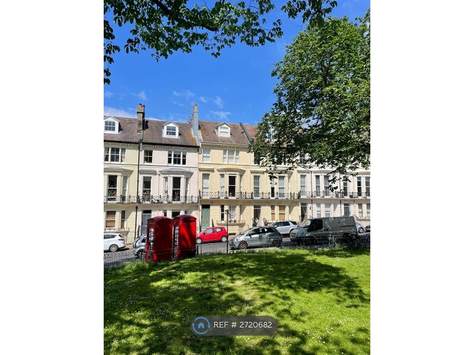 Property photo 1 of 9 Vintage Phone Box Art Gallery With Flat Behind
