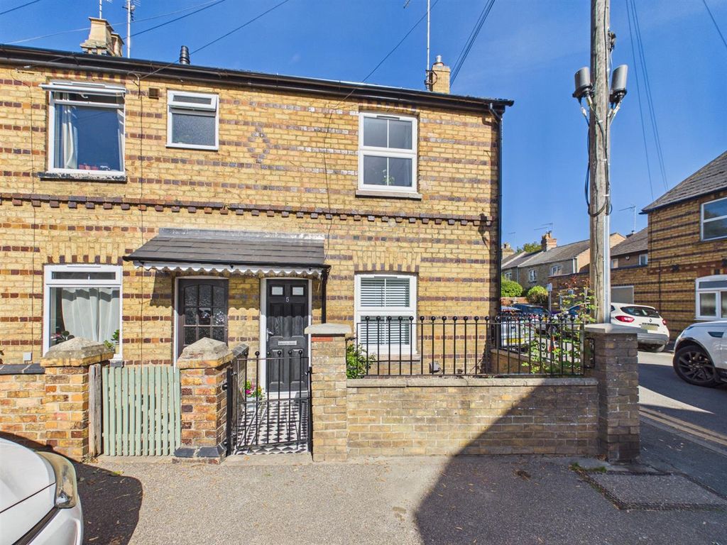 Property photo 1 of 12 Bentley Street, Stamford