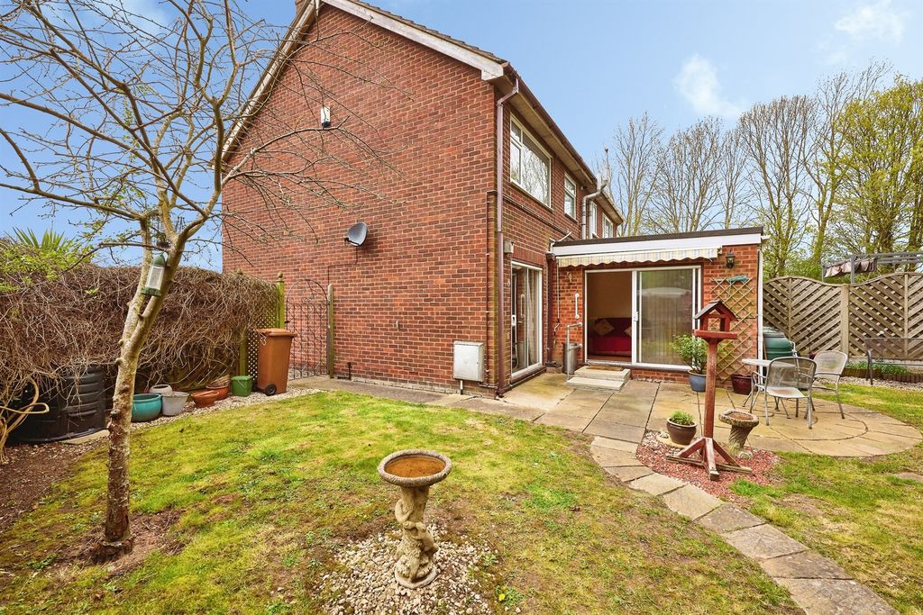 Property photo 2 of 12