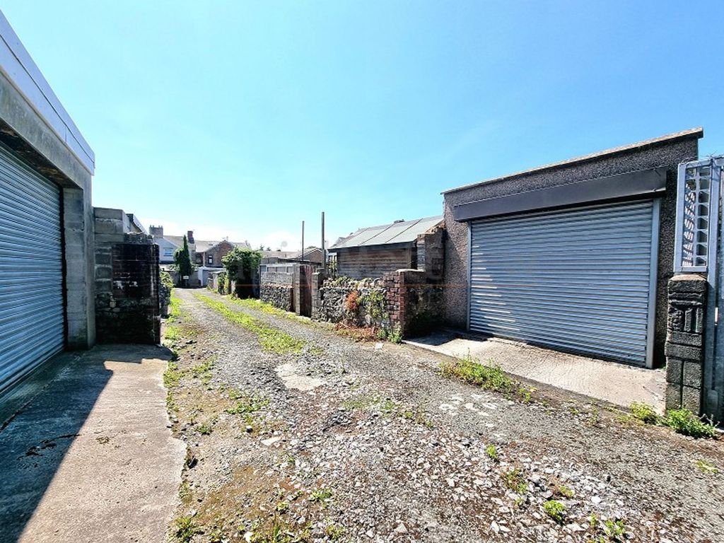 Property photo 2 of 24