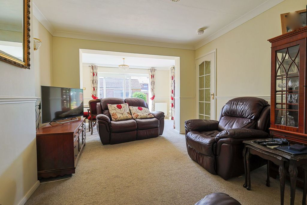 Property photo 2 of 40