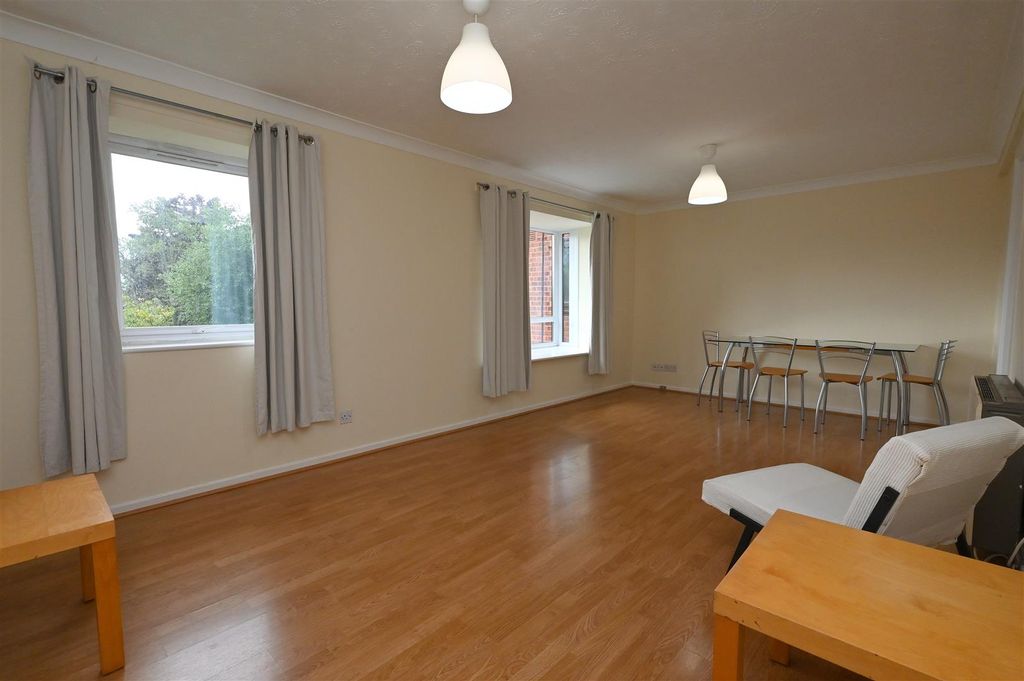 Property photo 3 of 14 Living Room2.Jpg