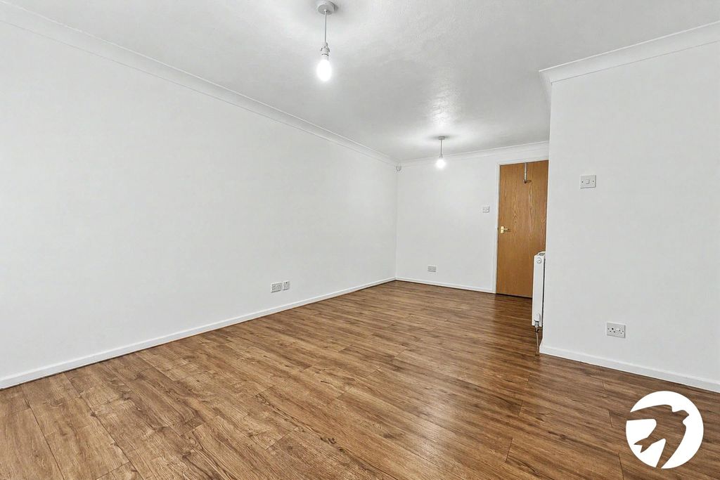 Property photo 3 of 6 Picture No. 04