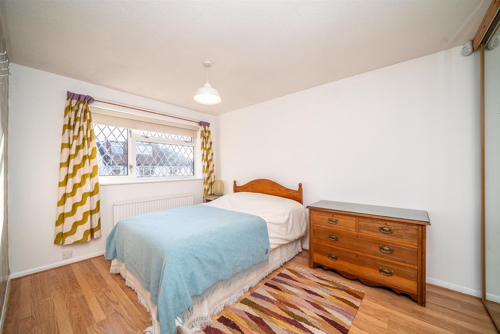 Property photo 3 of 25 Bedroom