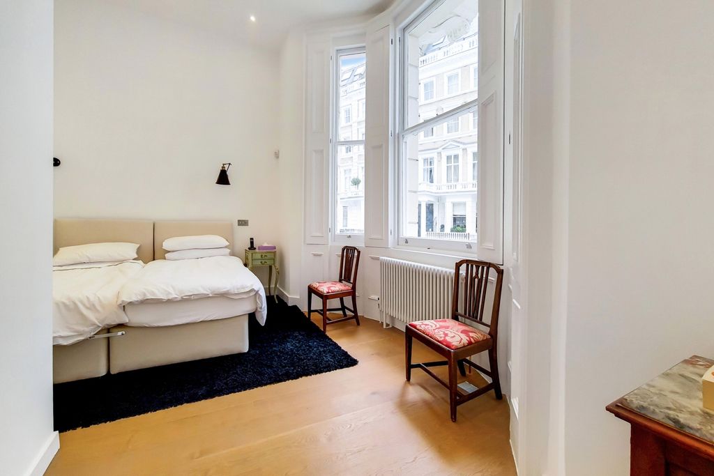 Property photo 3 of 9 Photo 5