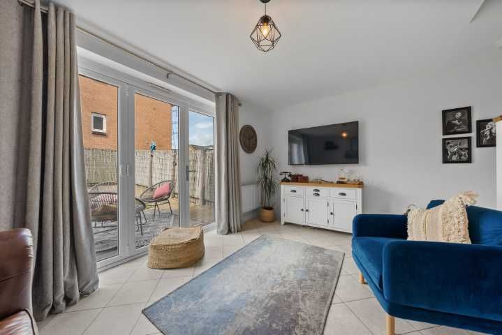 Property photo 2 of 25