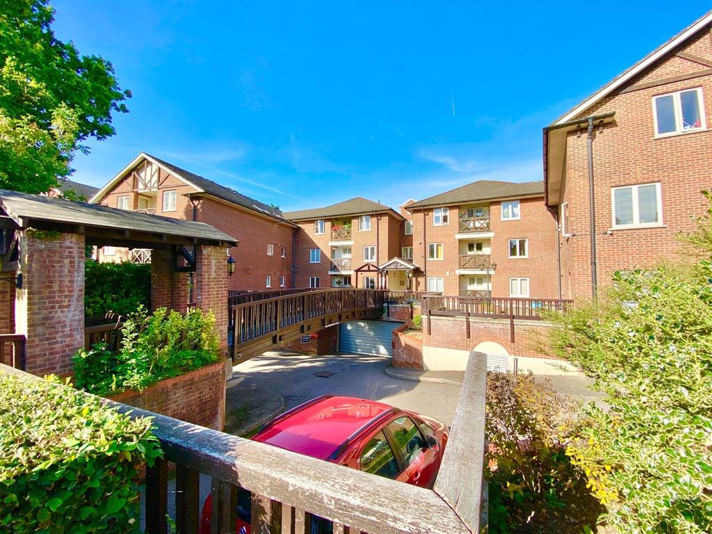 Property photo 1 of 13